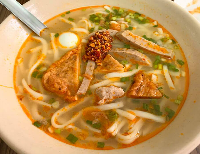 banh-canh-ngon-nhu-me-nau