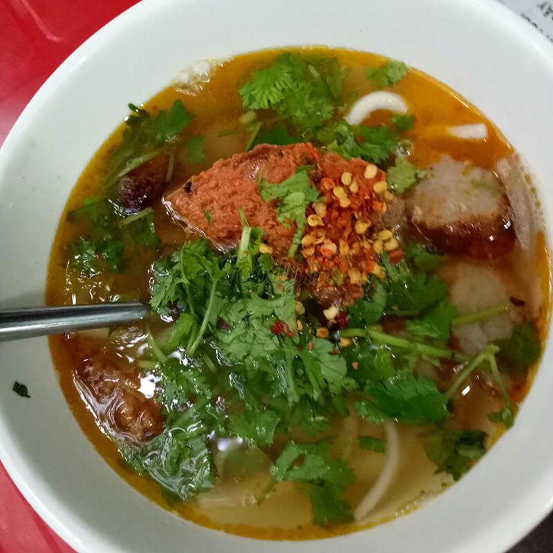 banh-canh-di-hue